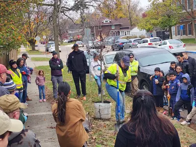 Tree planting demonstration for Trees for the Hart