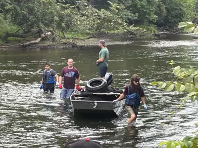 Volunteers helping with Elkhart River Cleanup event